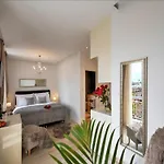 Via Porto Gasthuis 4*