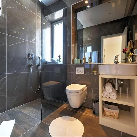 Via Porto 4*
