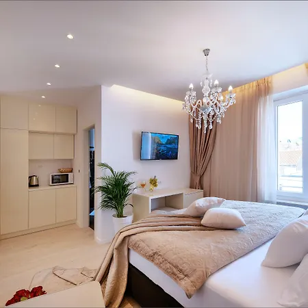 Via Porto 4*