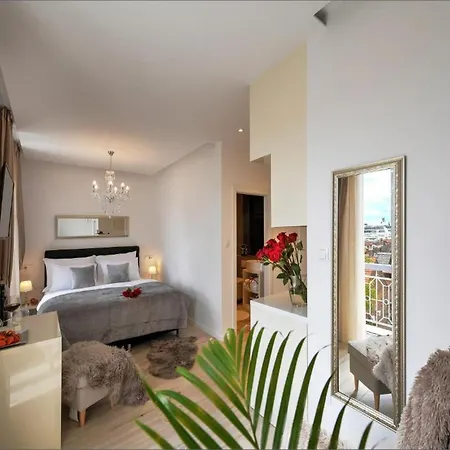 Via Porto Pensión 4*