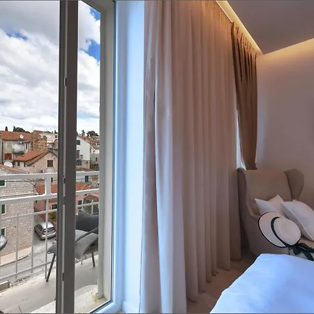 Via Porto 4* Split