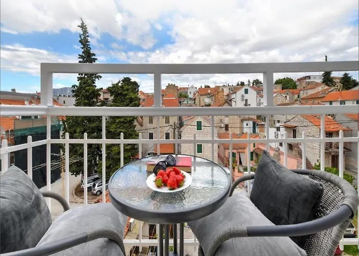 Via Porto 4*