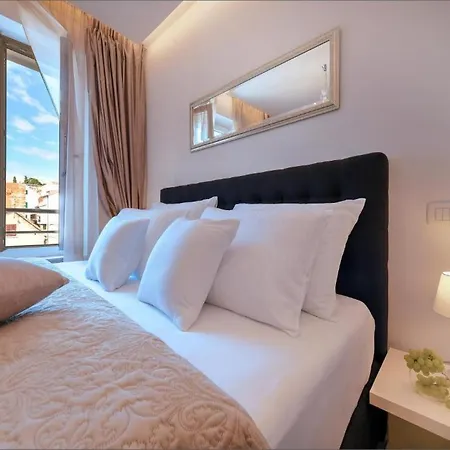 Via Porto 4* Split