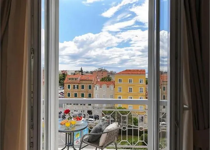 Πανσιόν Via Porto