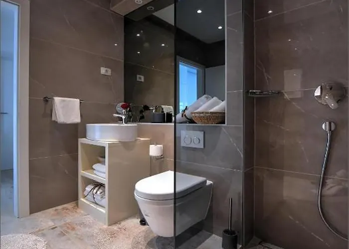 Πανσιόν Via Porto 4*